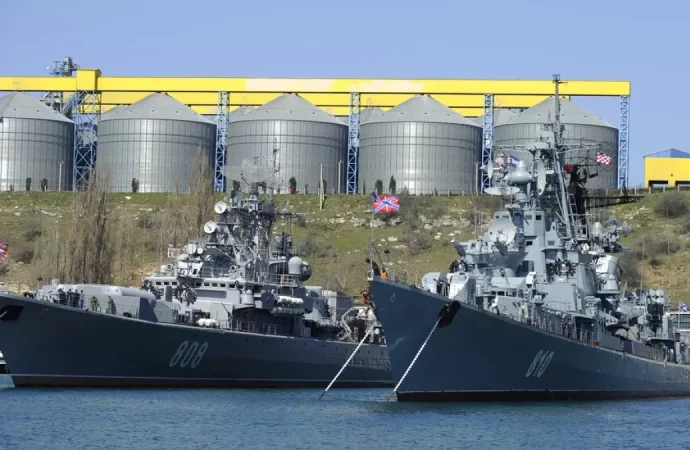 Ucrania Anuncia Ataques a Barcos con Destino a Puertos Rusos en el Mar Negro